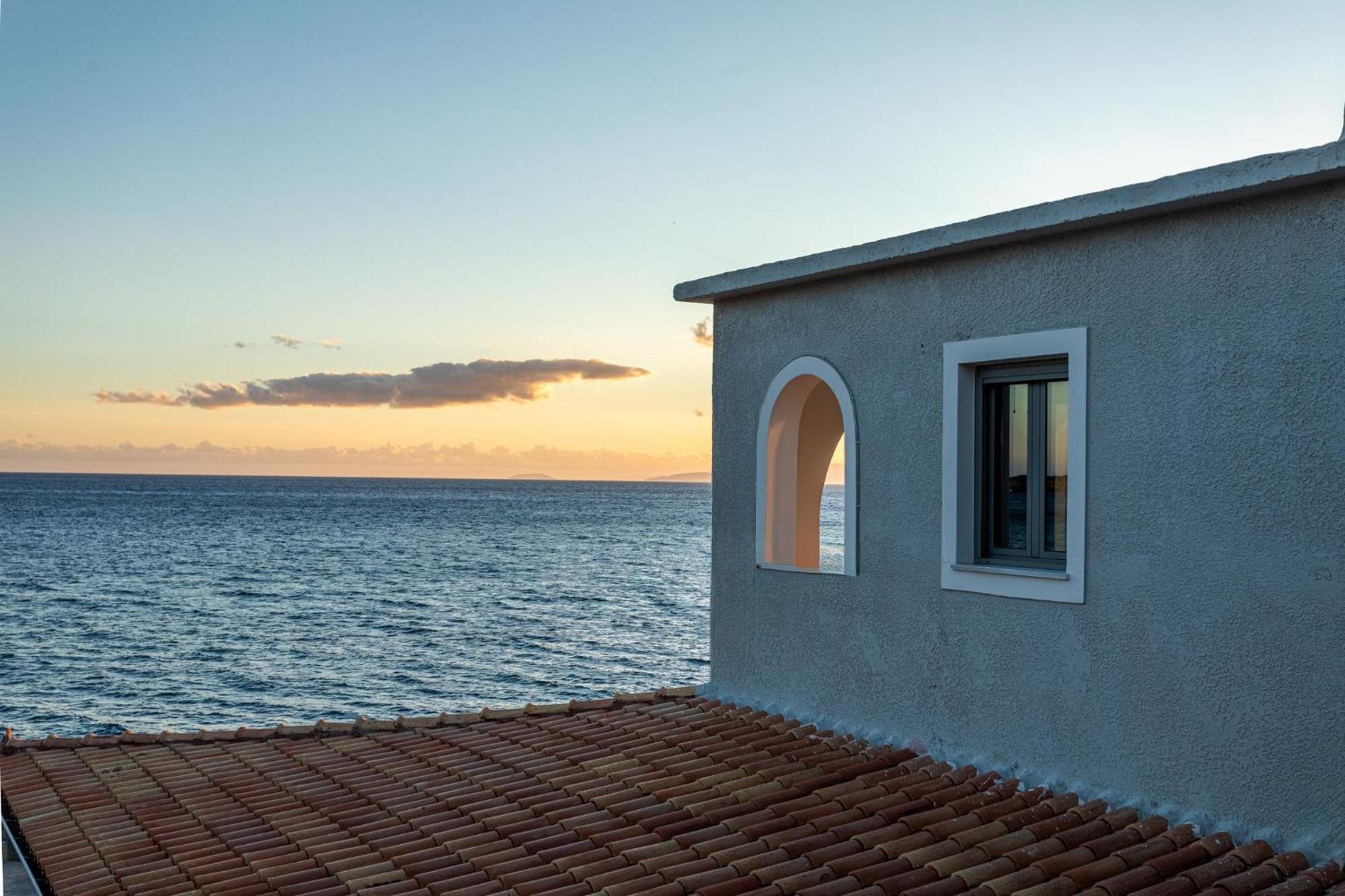 Marina Aparthotel Kardhamili Buitenkant foto