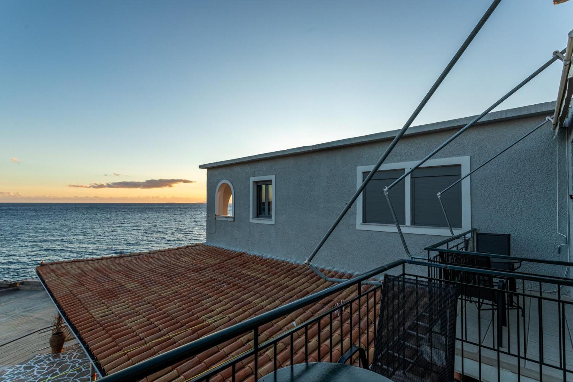 Marina Aparthotel Kardhamili Buitenkant foto