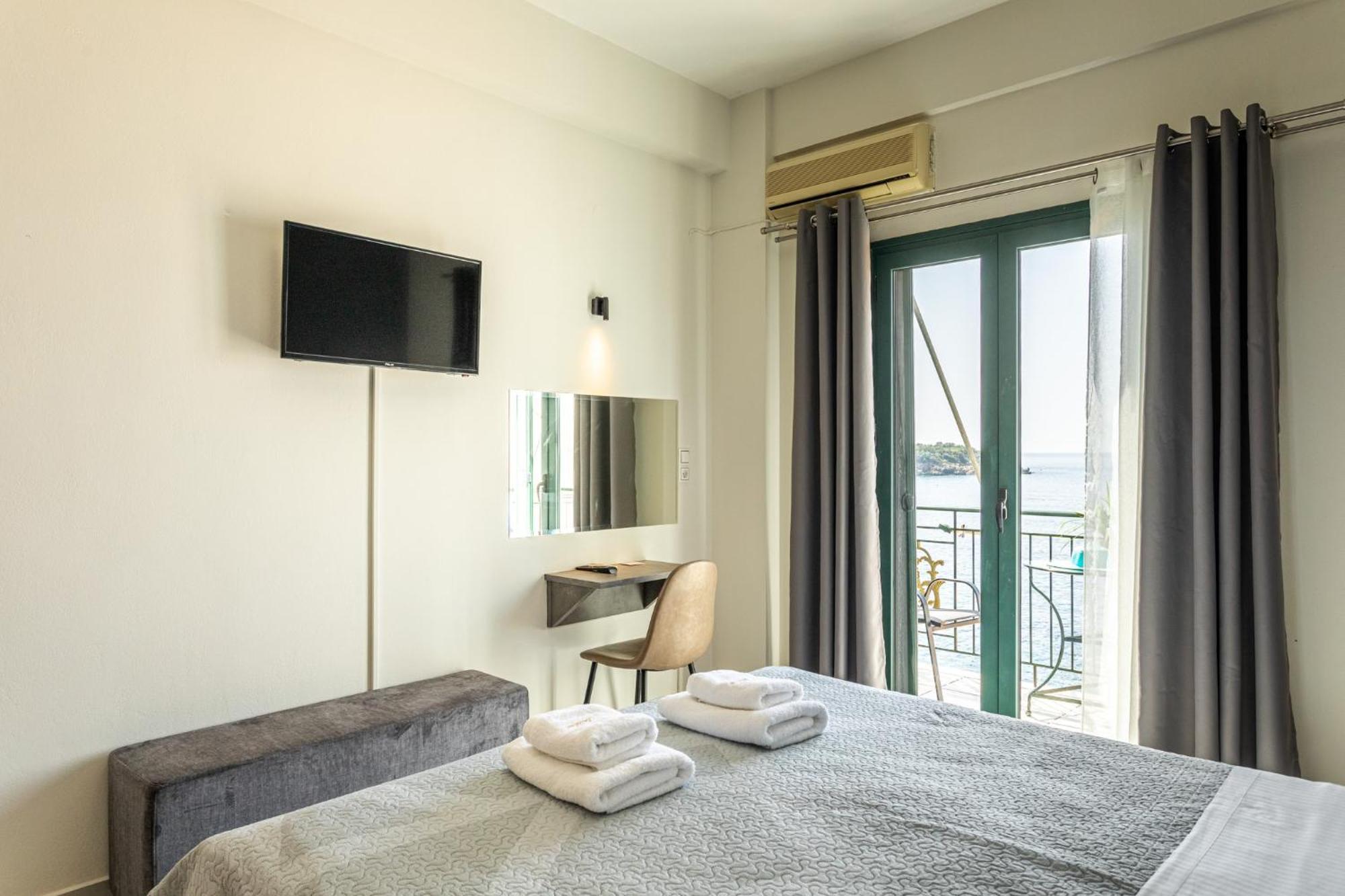 Marina Aparthotel Kardhamili Buitenkant foto