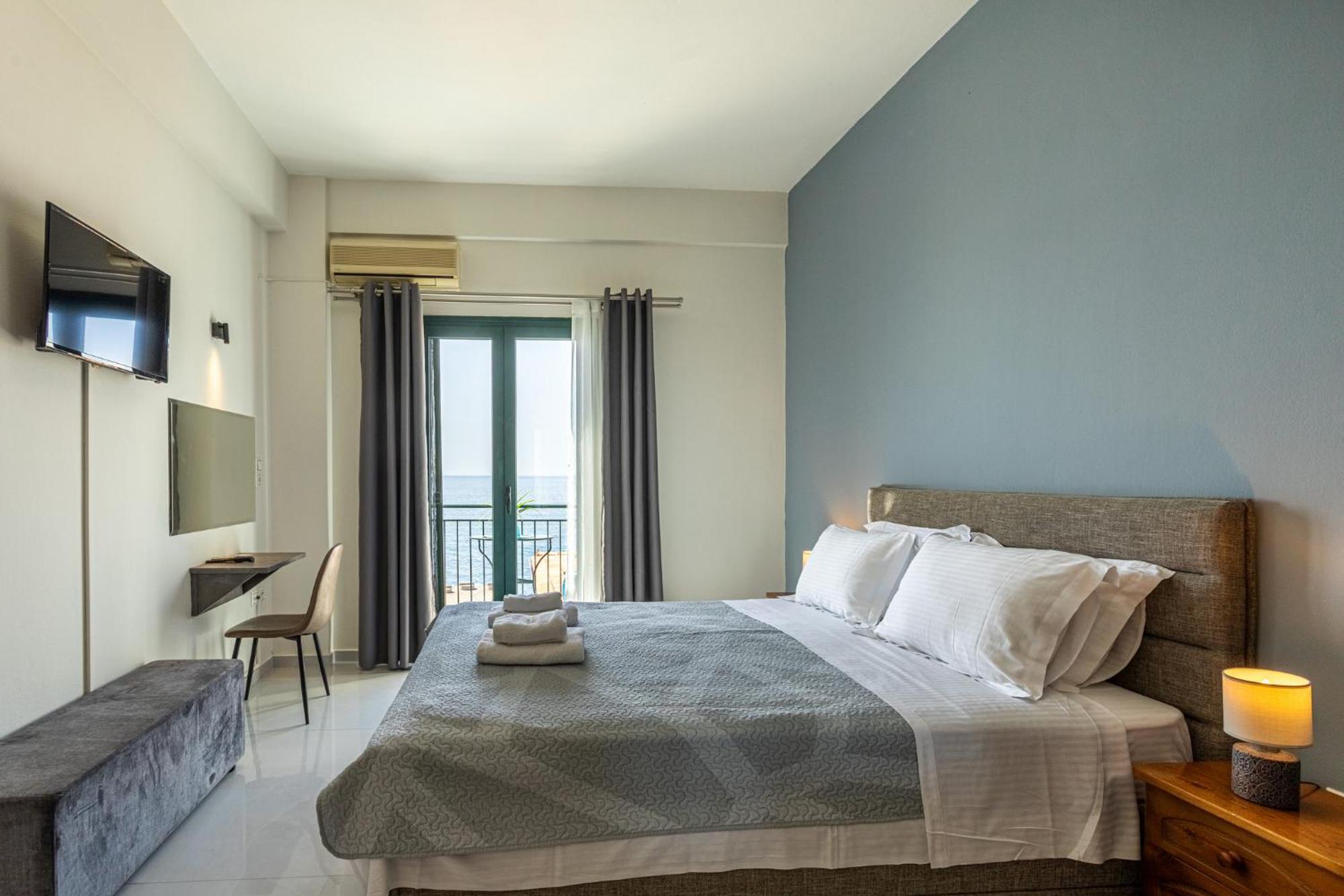 Marina Aparthotel Kardhamili Buitenkant foto
