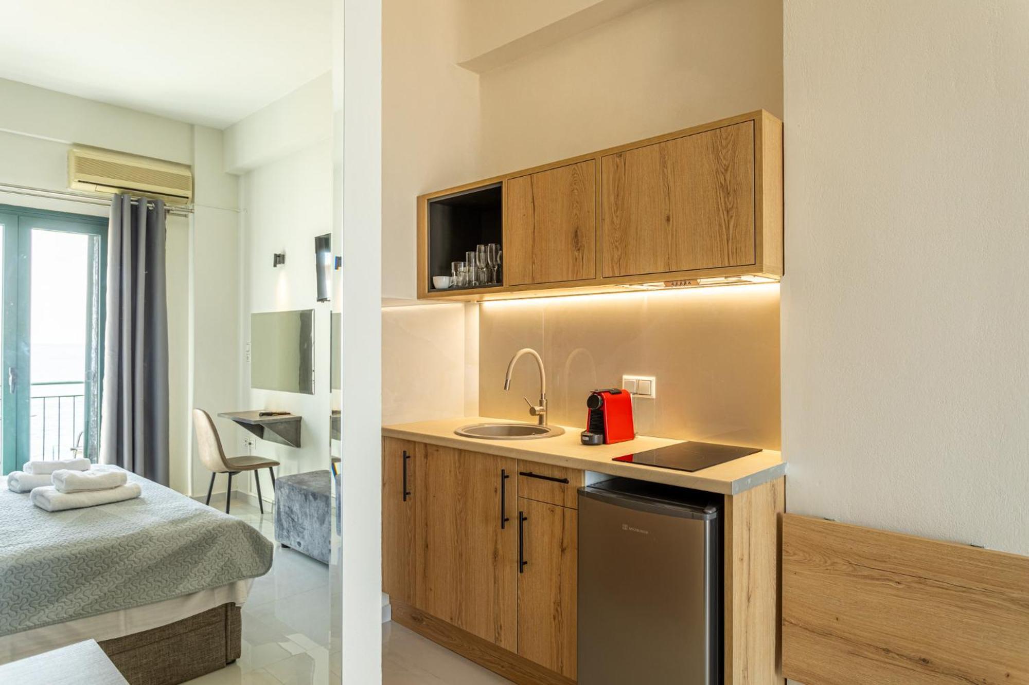 Marina Aparthotel Kardhamili Buitenkant foto