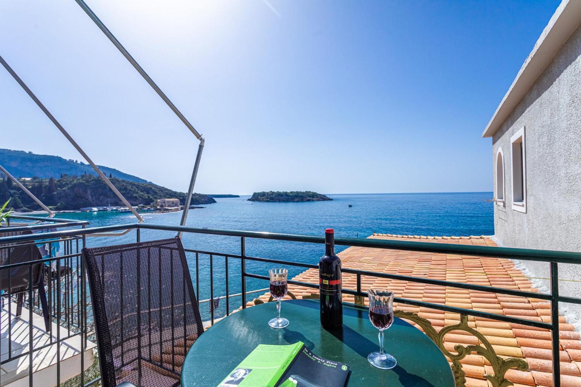 Marina Aparthotel Kardhamili Buitenkant foto
