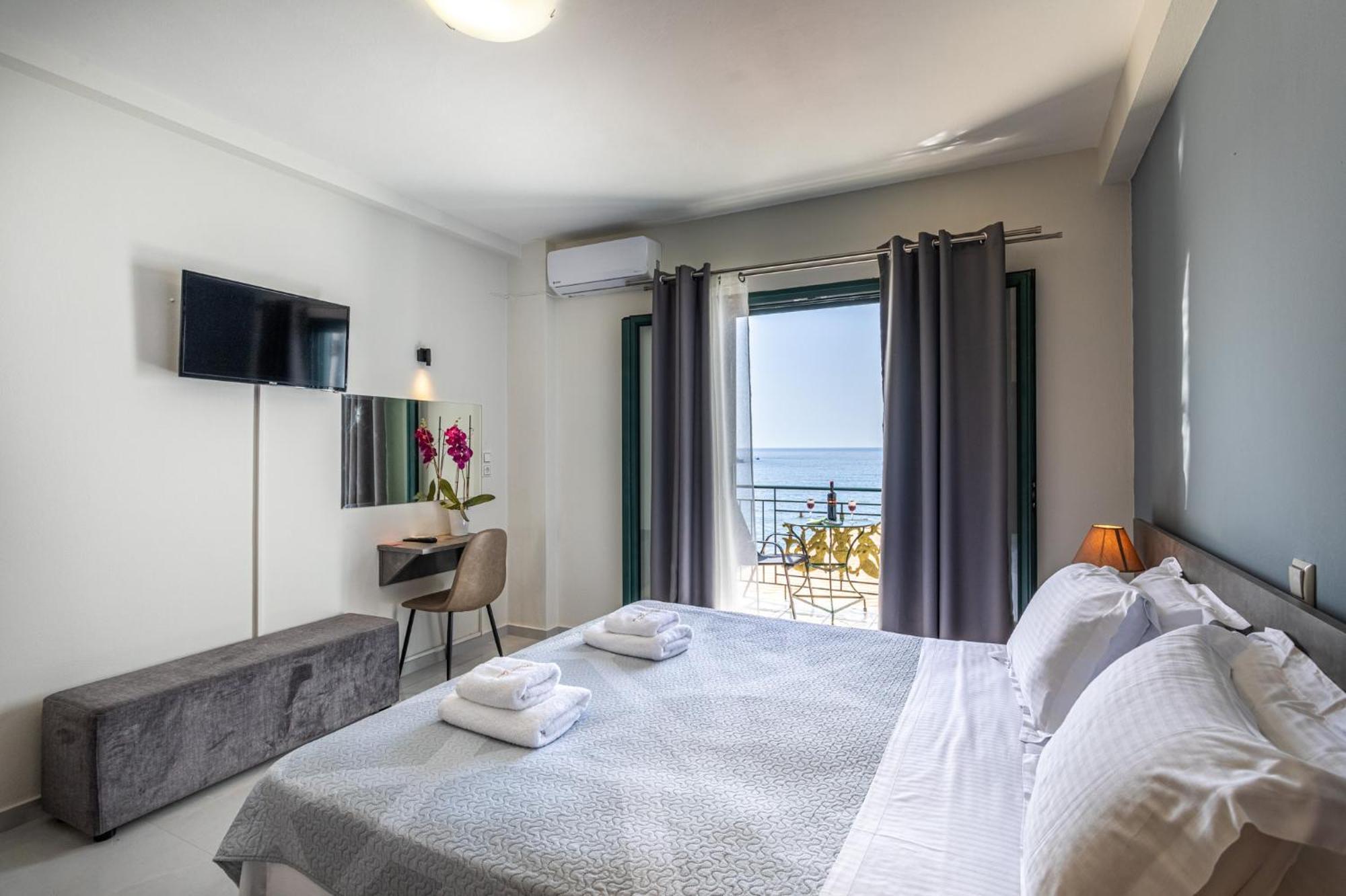 Marina Aparthotel Kardhamili Buitenkant foto