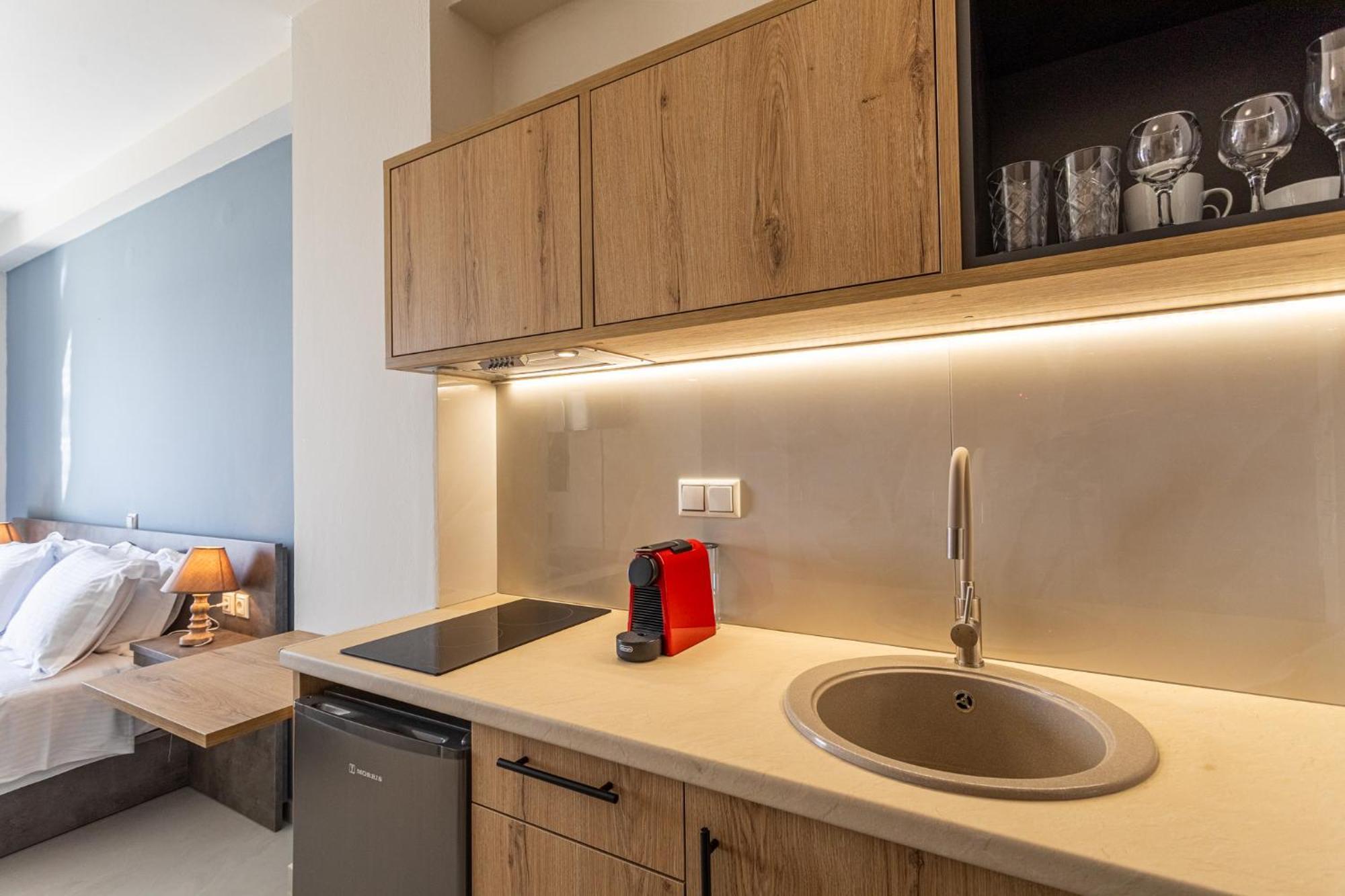 Marina Aparthotel Kardhamili Buitenkant foto