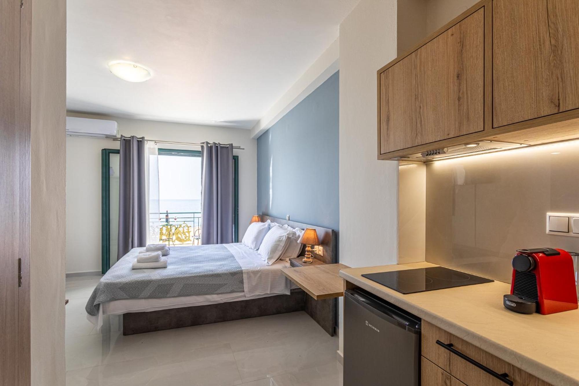 Marina Aparthotel Kardhamili Buitenkant foto