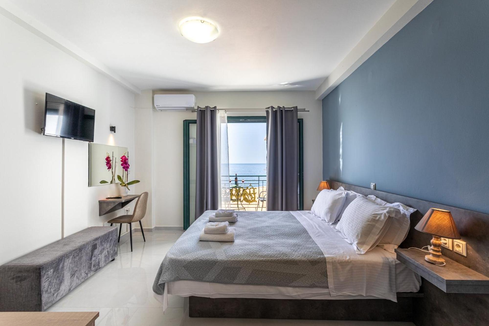 Marina Aparthotel Kardhamili Buitenkant foto