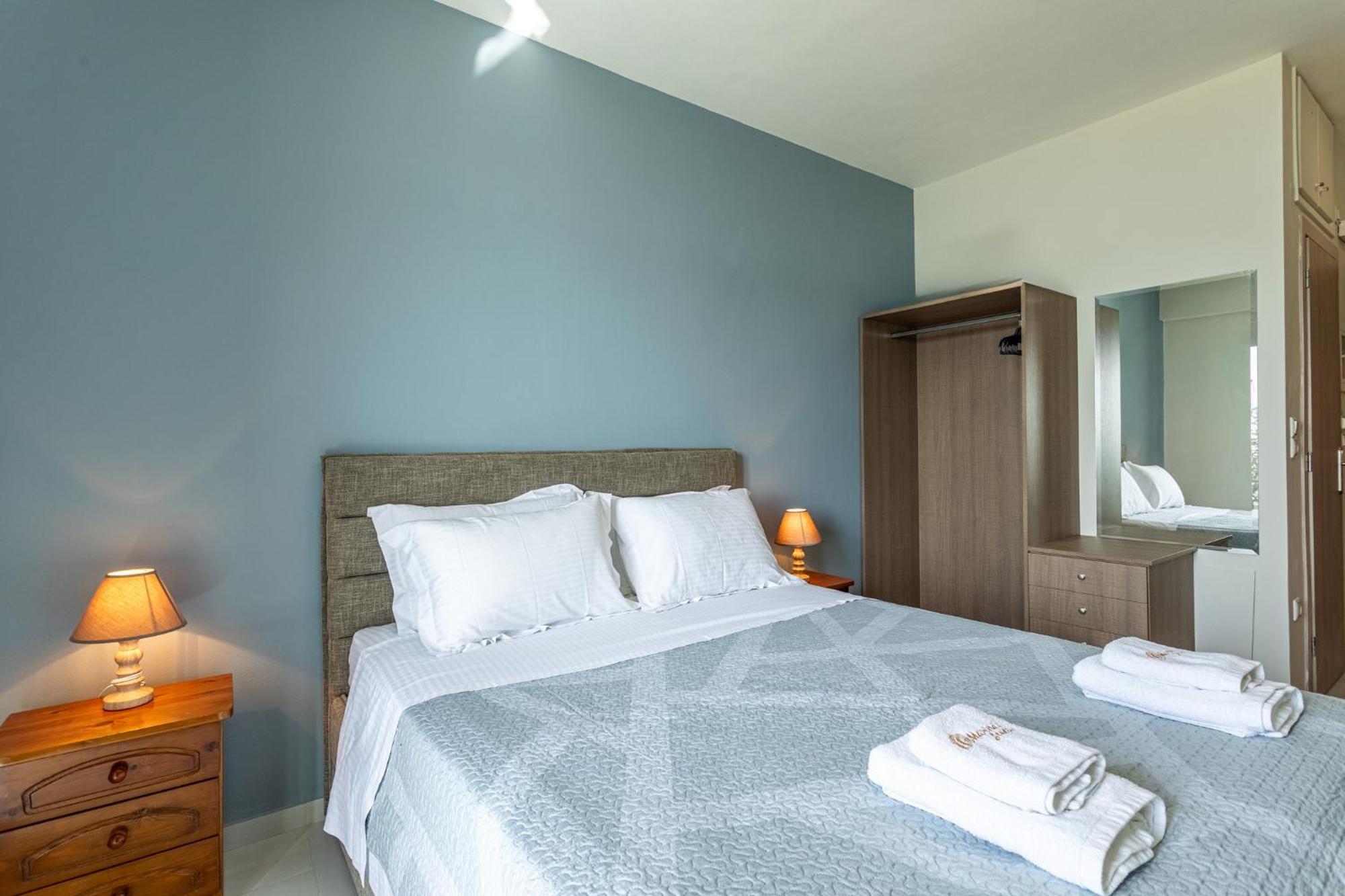 Marina Aparthotel Kardhamili Buitenkant foto