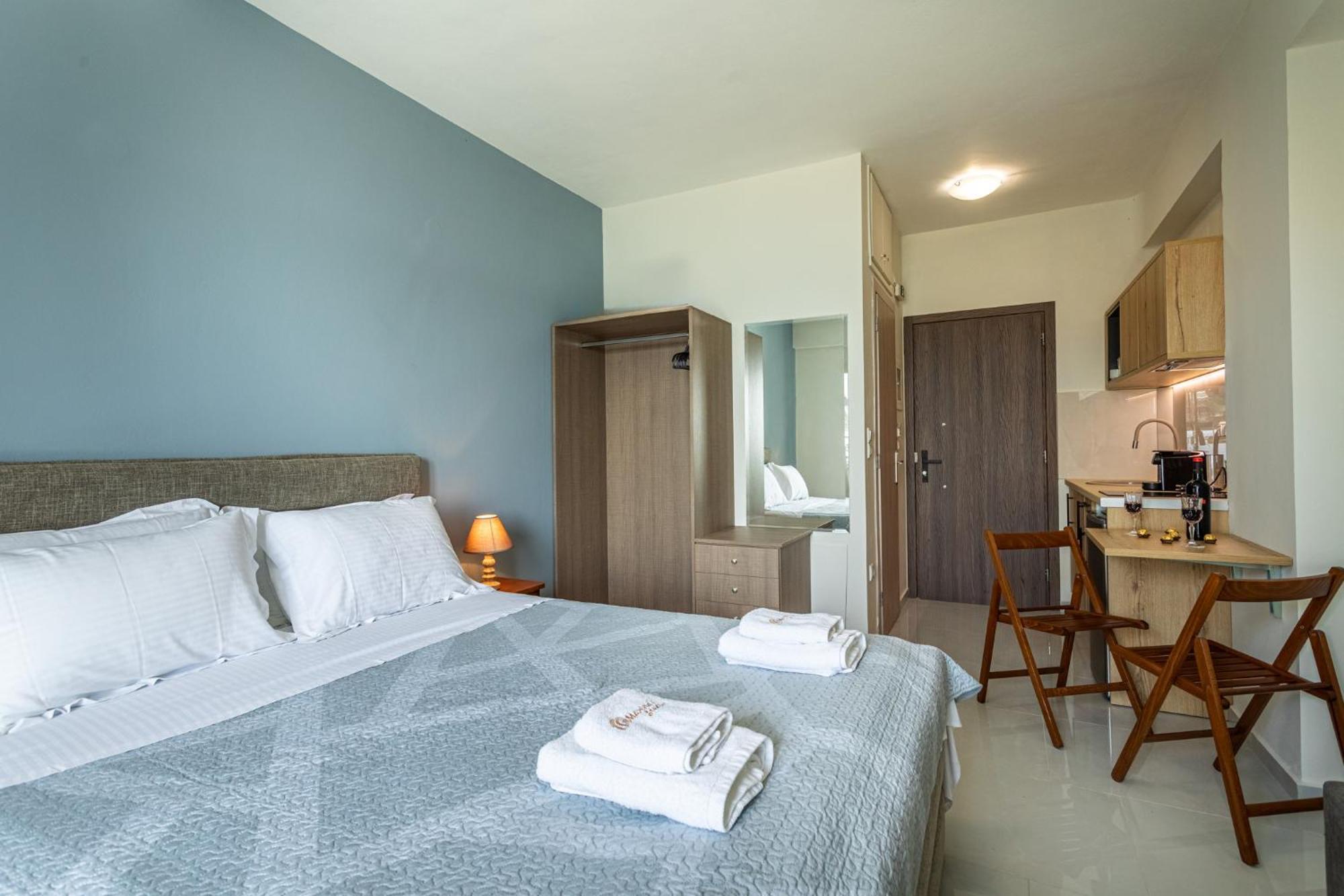 Marina Aparthotel Kardhamili Buitenkant foto