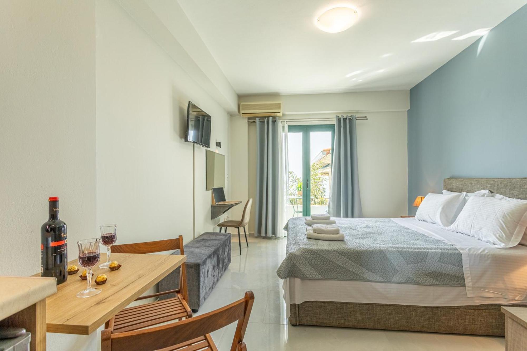 Marina Aparthotel Kardhamili Buitenkant foto